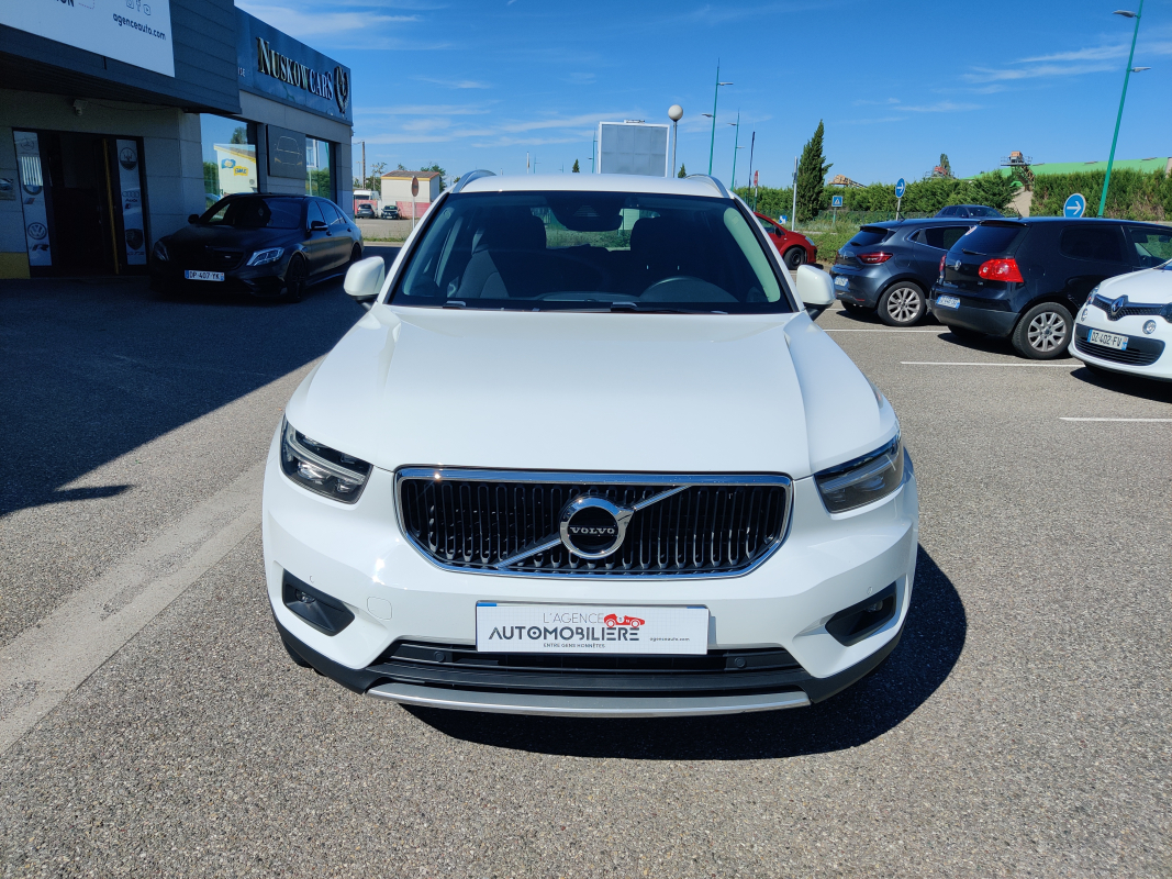 Volvo XC40 — 4