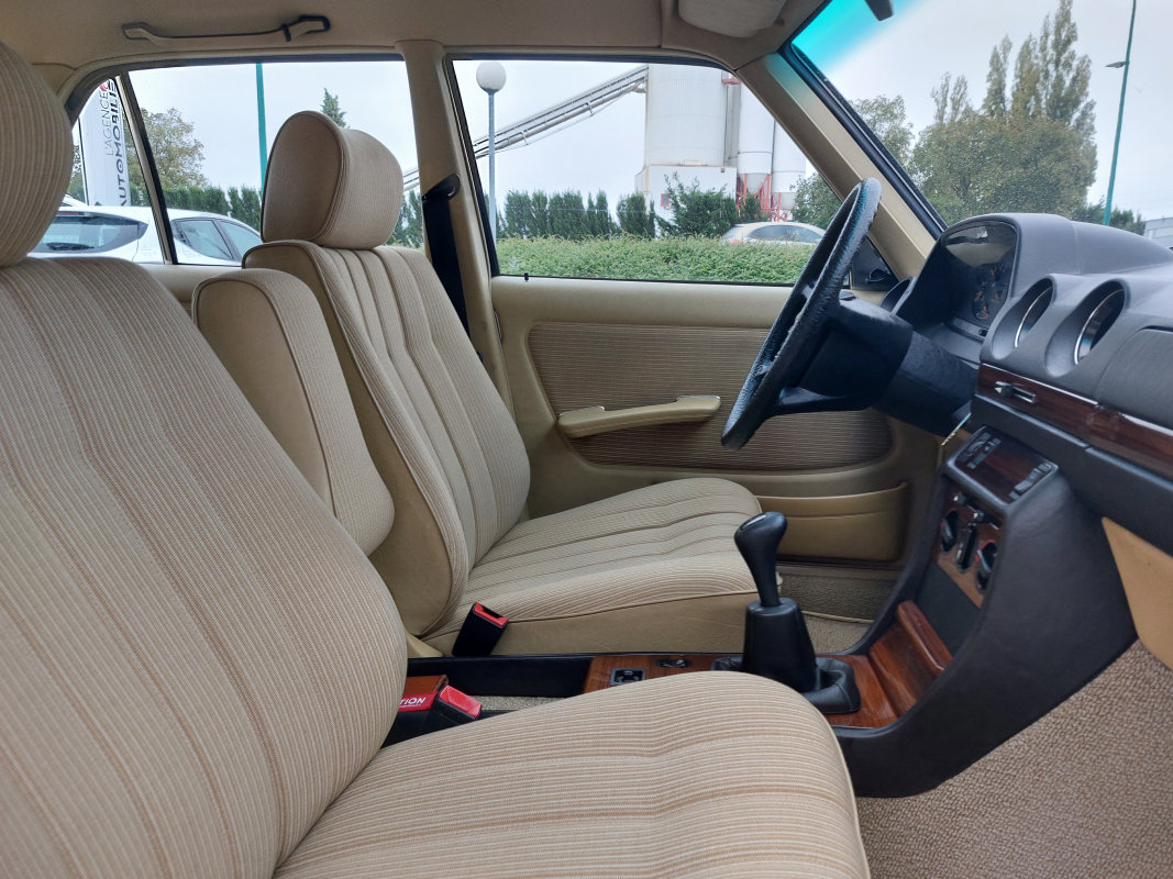 Mercedes Classe E — 24