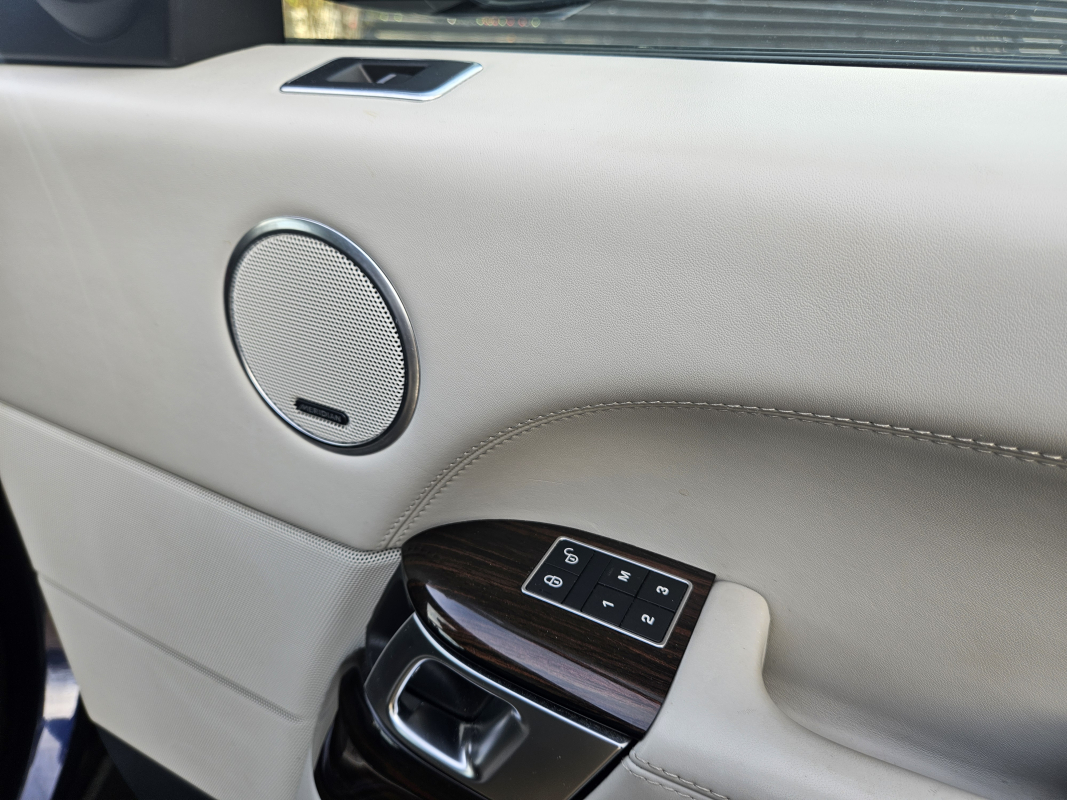 Land Rover Range Rover — 74