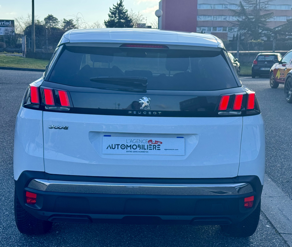 Peugeot 3008 — 8