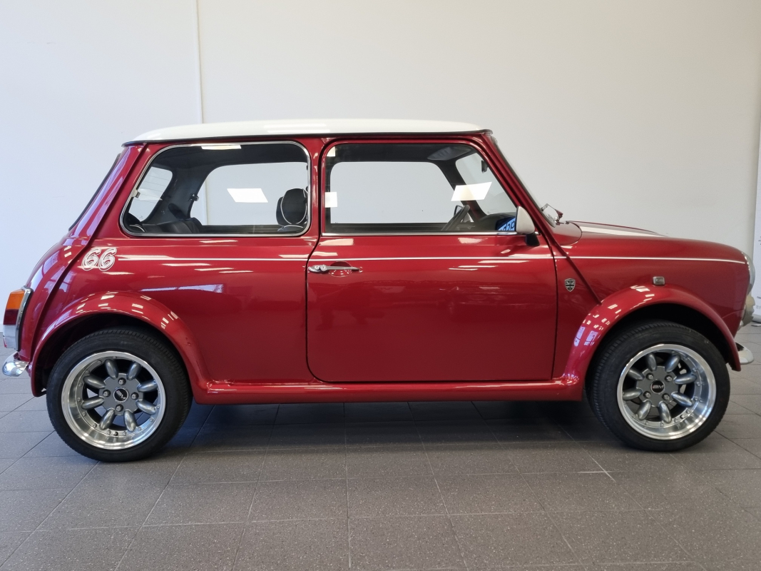 Austin Mini — 16