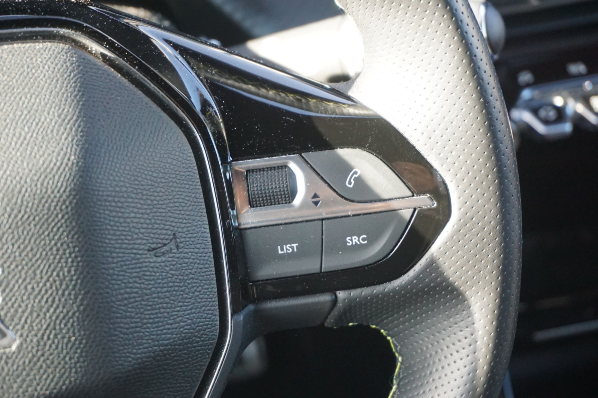 Peugeot 208 — 50