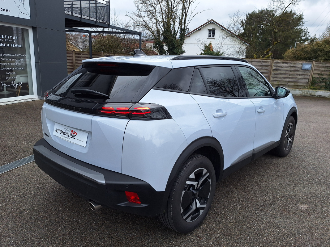 Peugeot 2008 — 12
