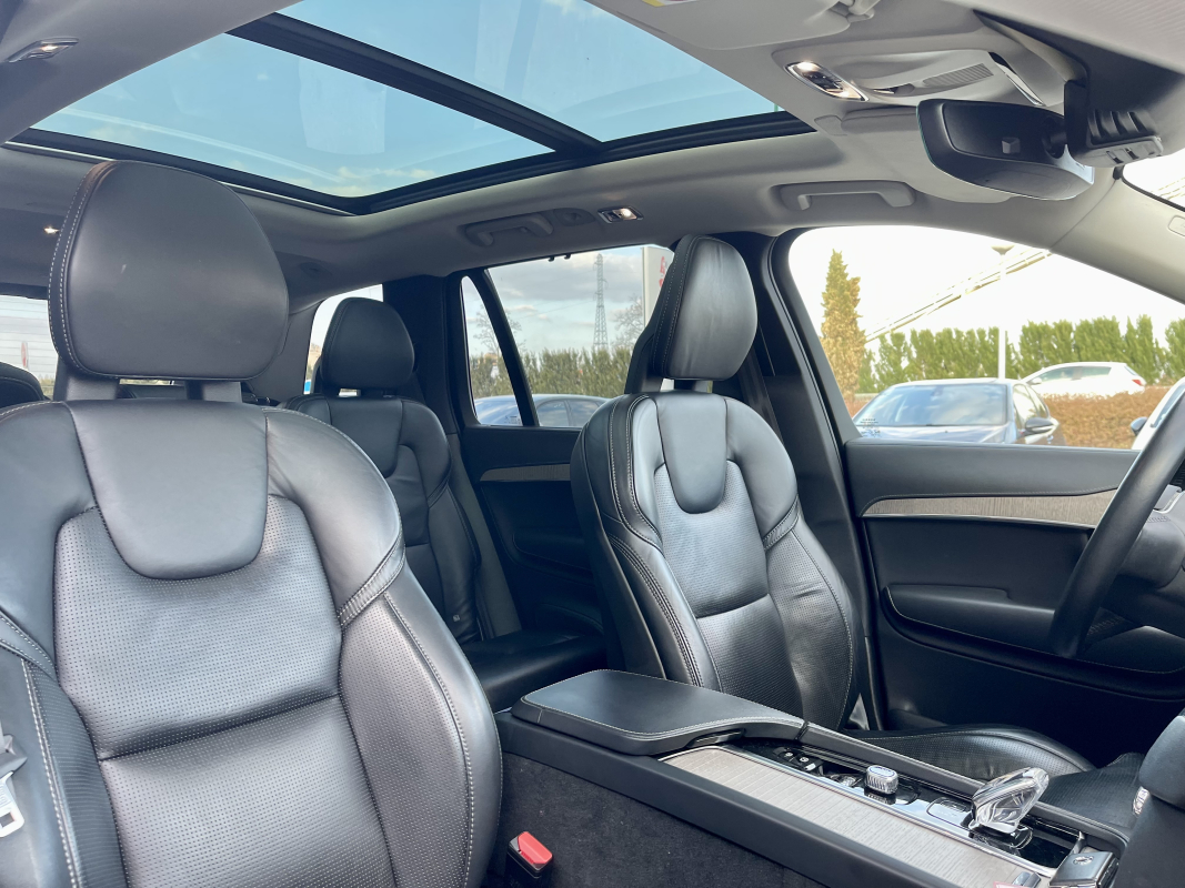Volvo XC90 — 22