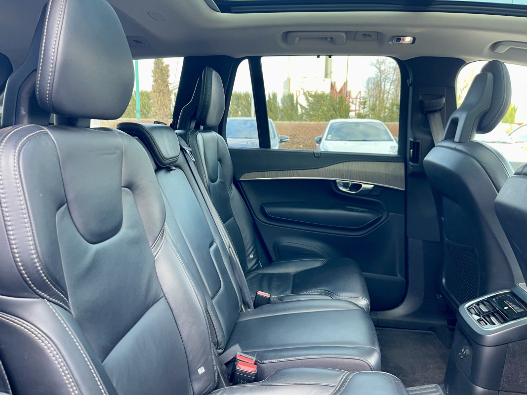 Volvo XC90 — 32