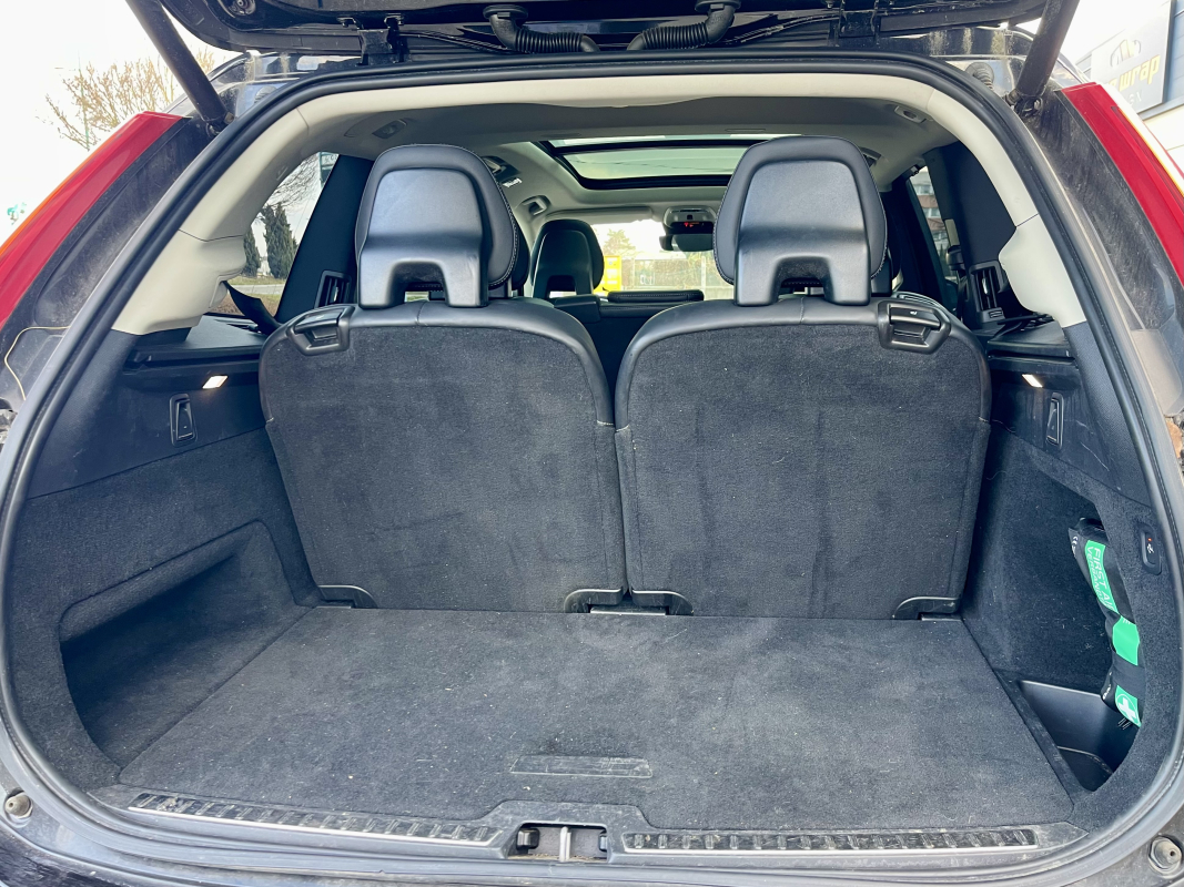 Volvo XC90 — 40
