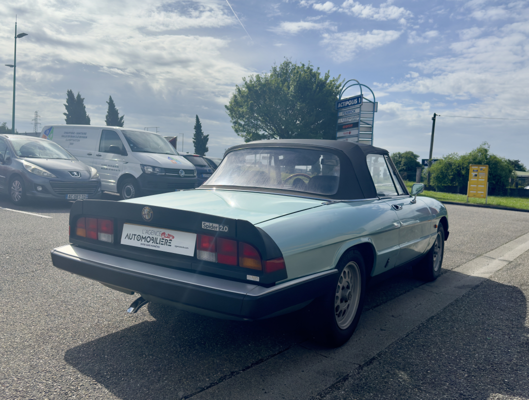 Alfa Romeo Spider — 12