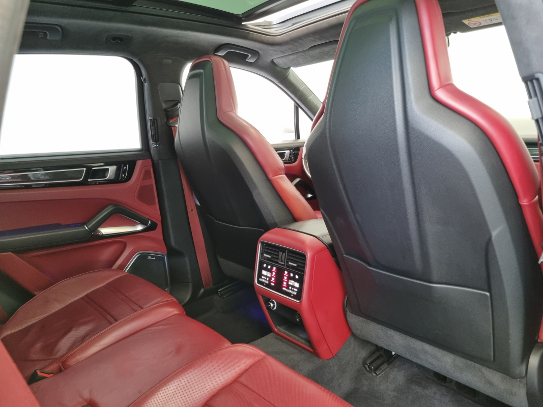 Porsche Cayenne — 28