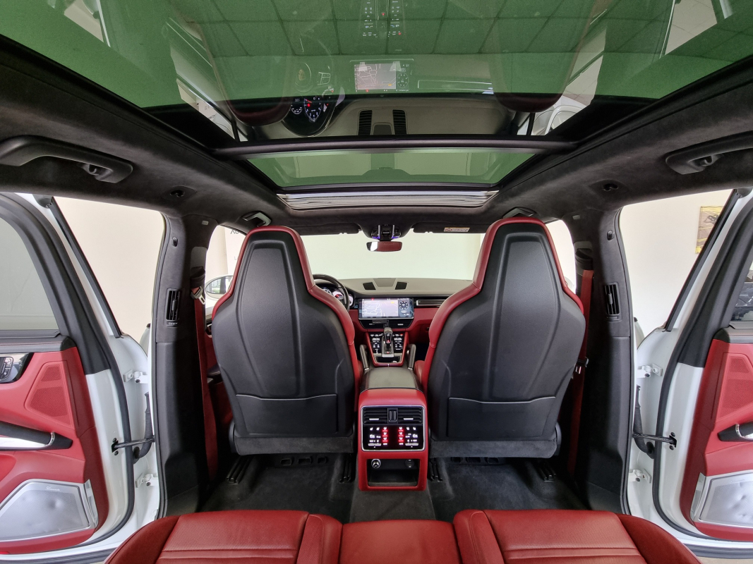 Porsche Cayenne — 50
