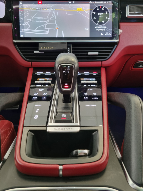 Porsche Cayenne — 54