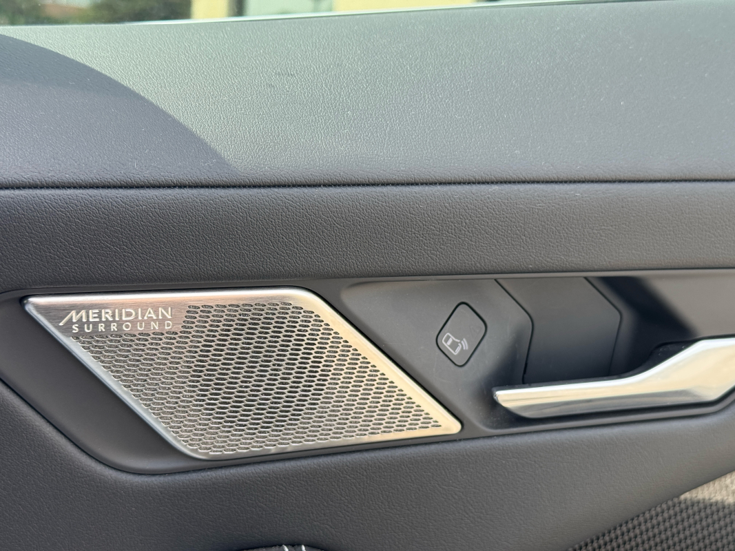 Jaguar I-Pace — 38