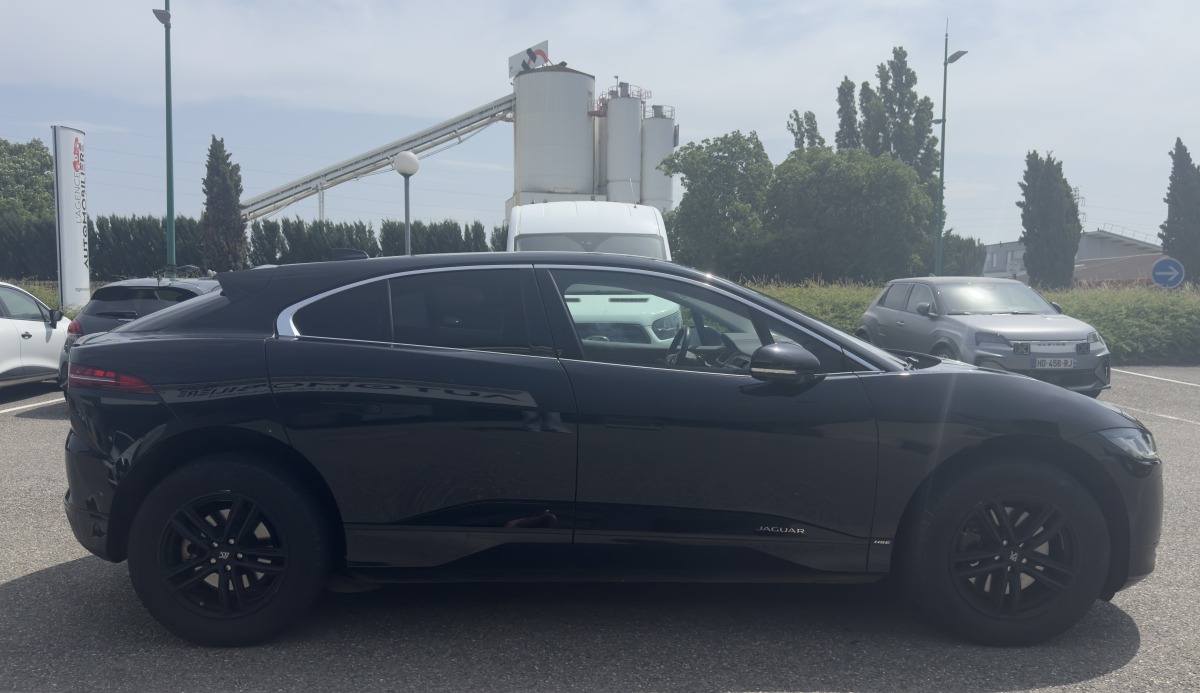 Jaguar I-Pace — 12