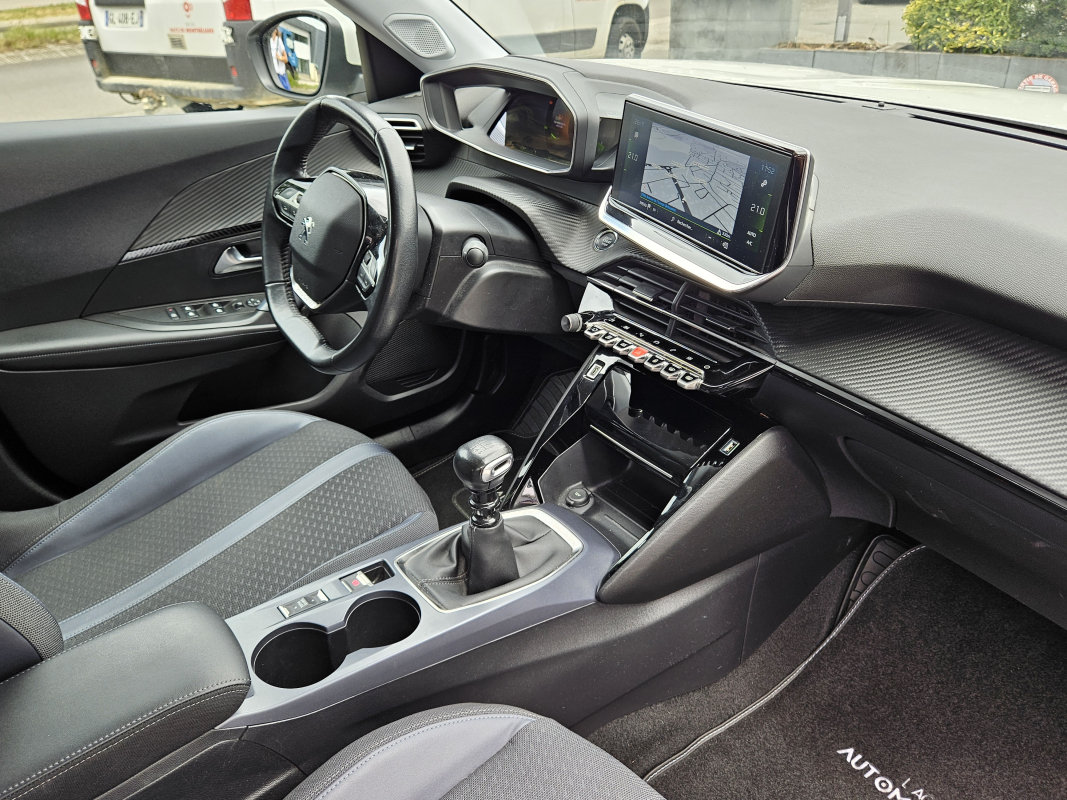 Peugeot 2008 — 21