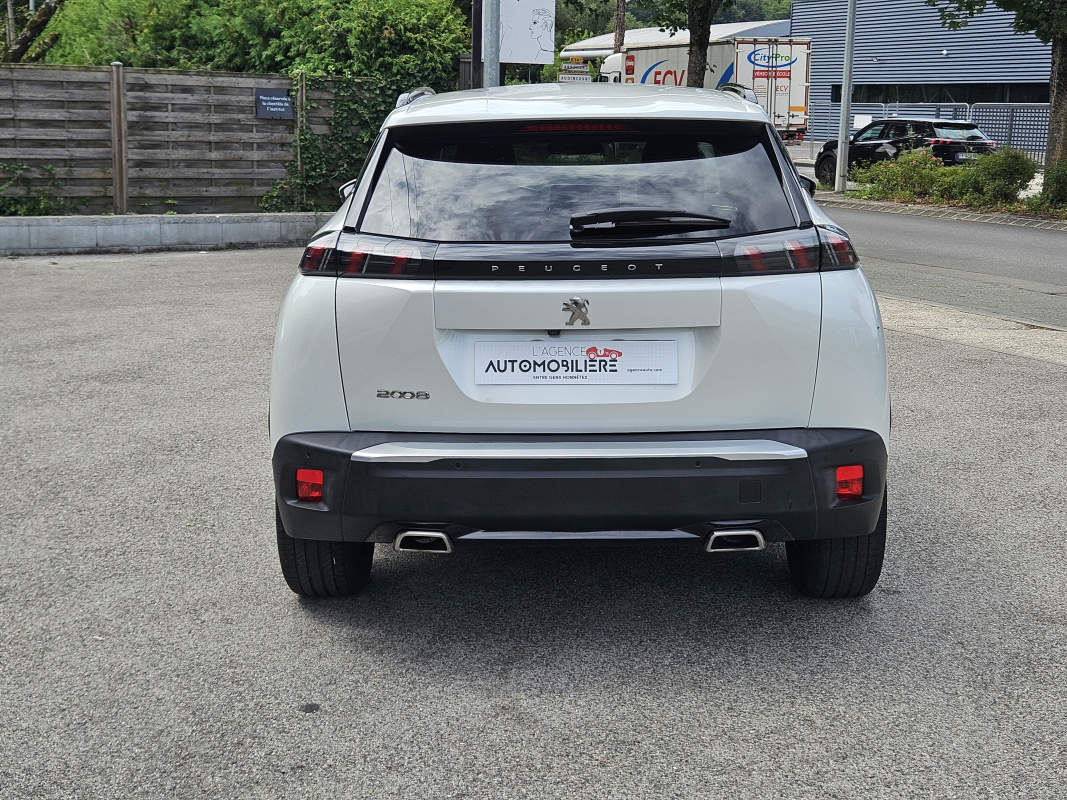 Peugeot 2008 — 11