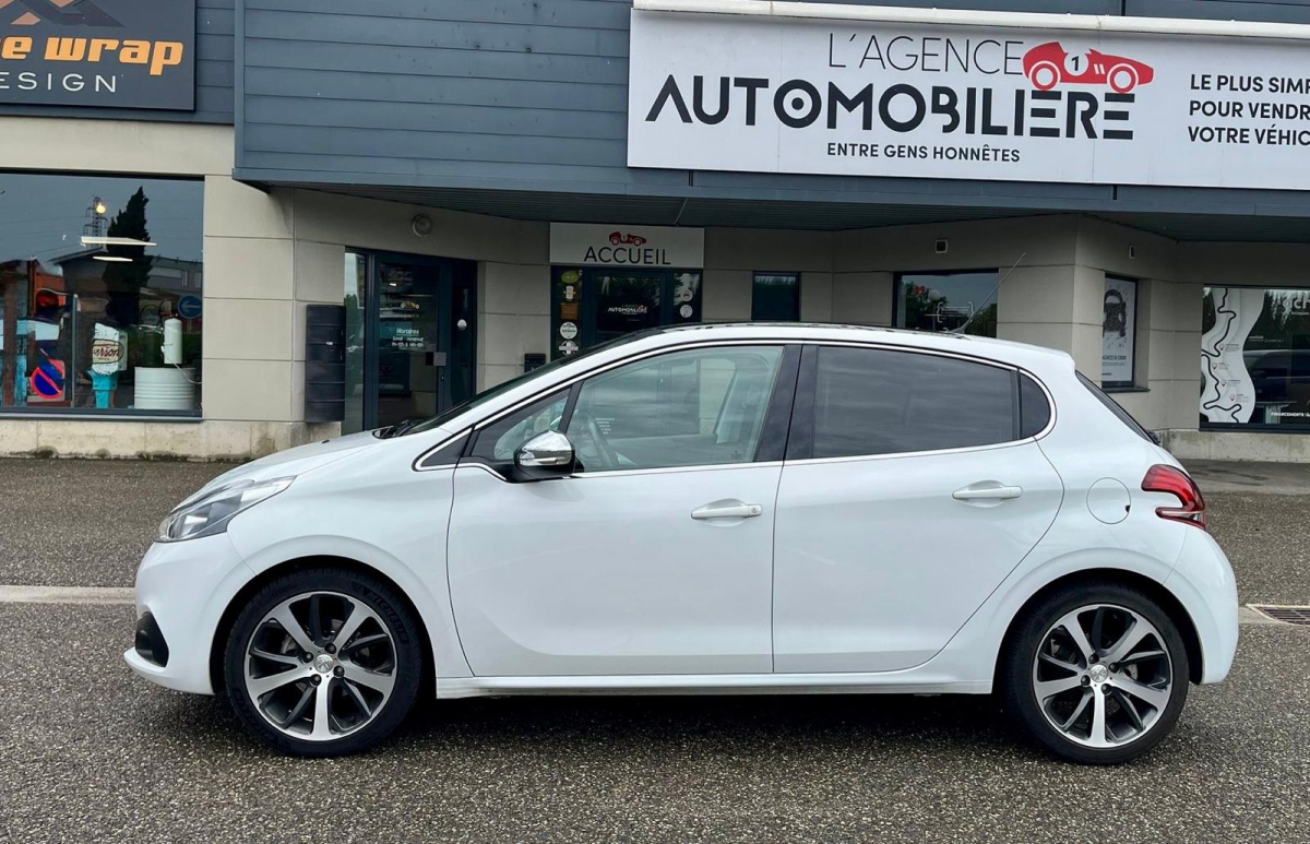 Peugeot 208 — 4