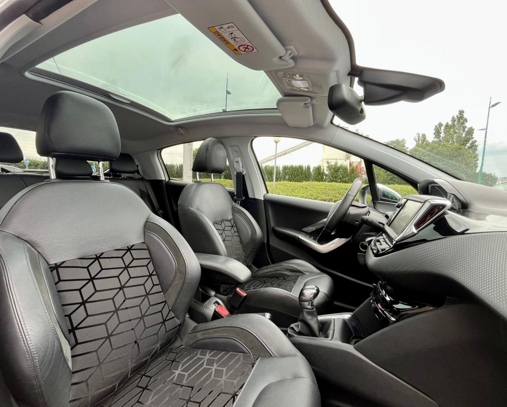 Peugeot 208 — 24
