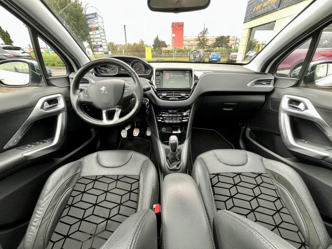 Peugeot 208 — 26