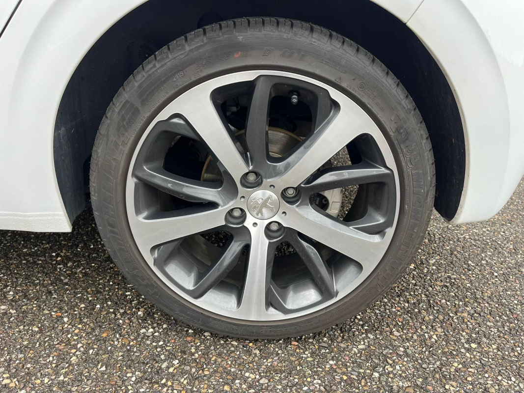 Peugeot 208 — 36