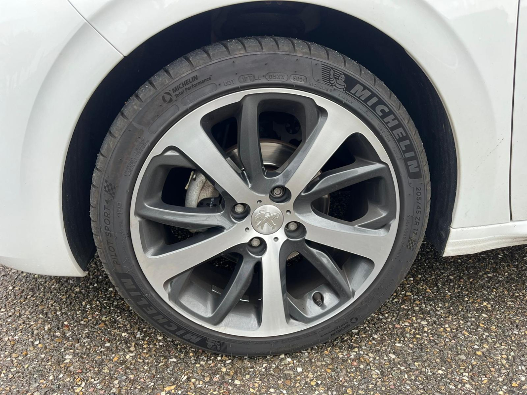 Peugeot 208 — 38