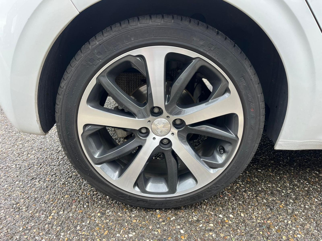 Peugeot 208 — 42