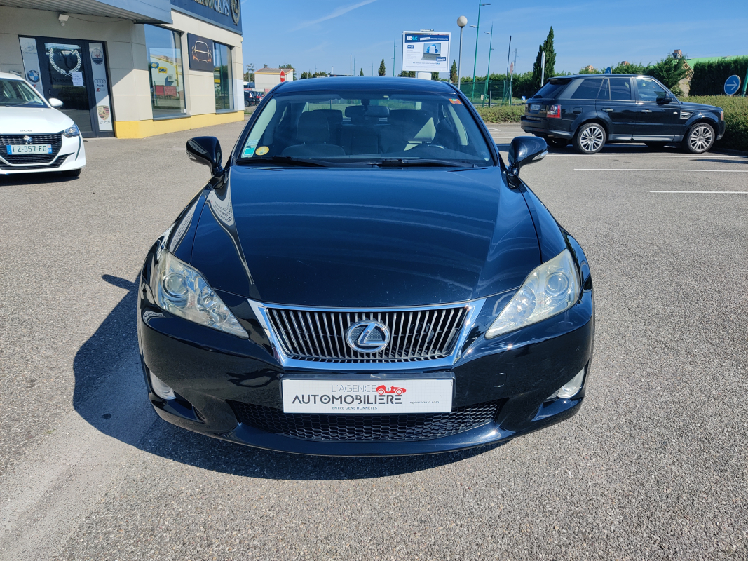 Lexus IS — 4