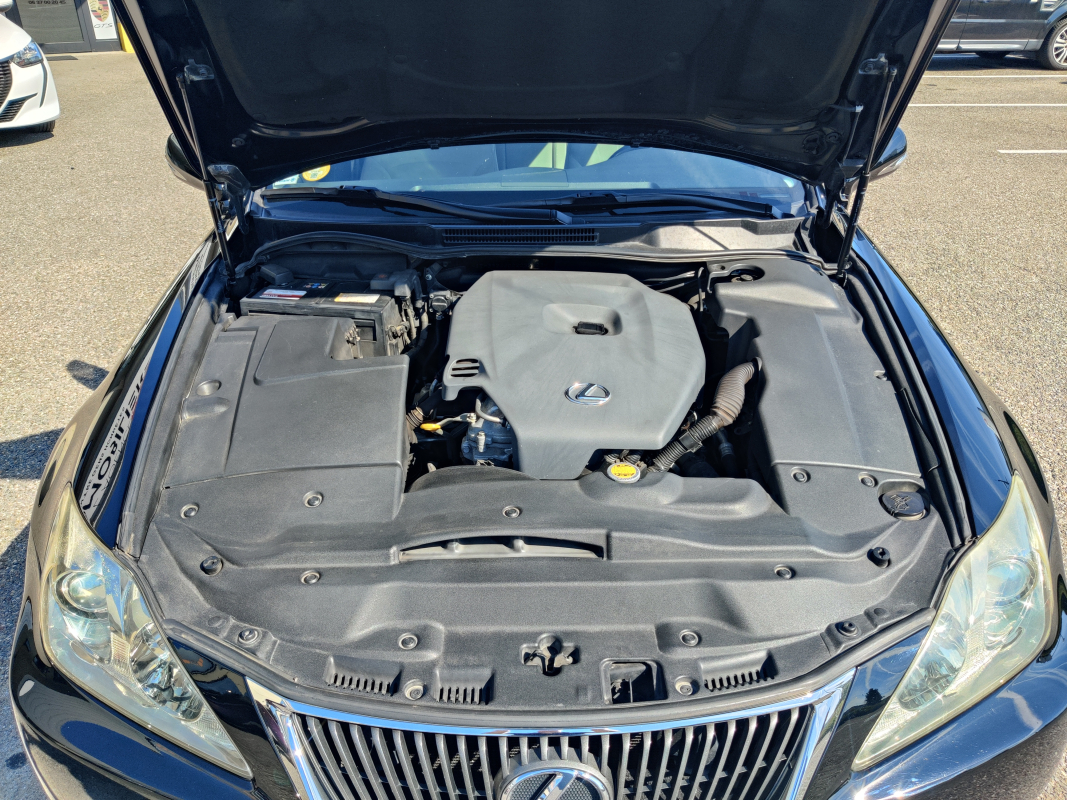 Lexus IS — 38
