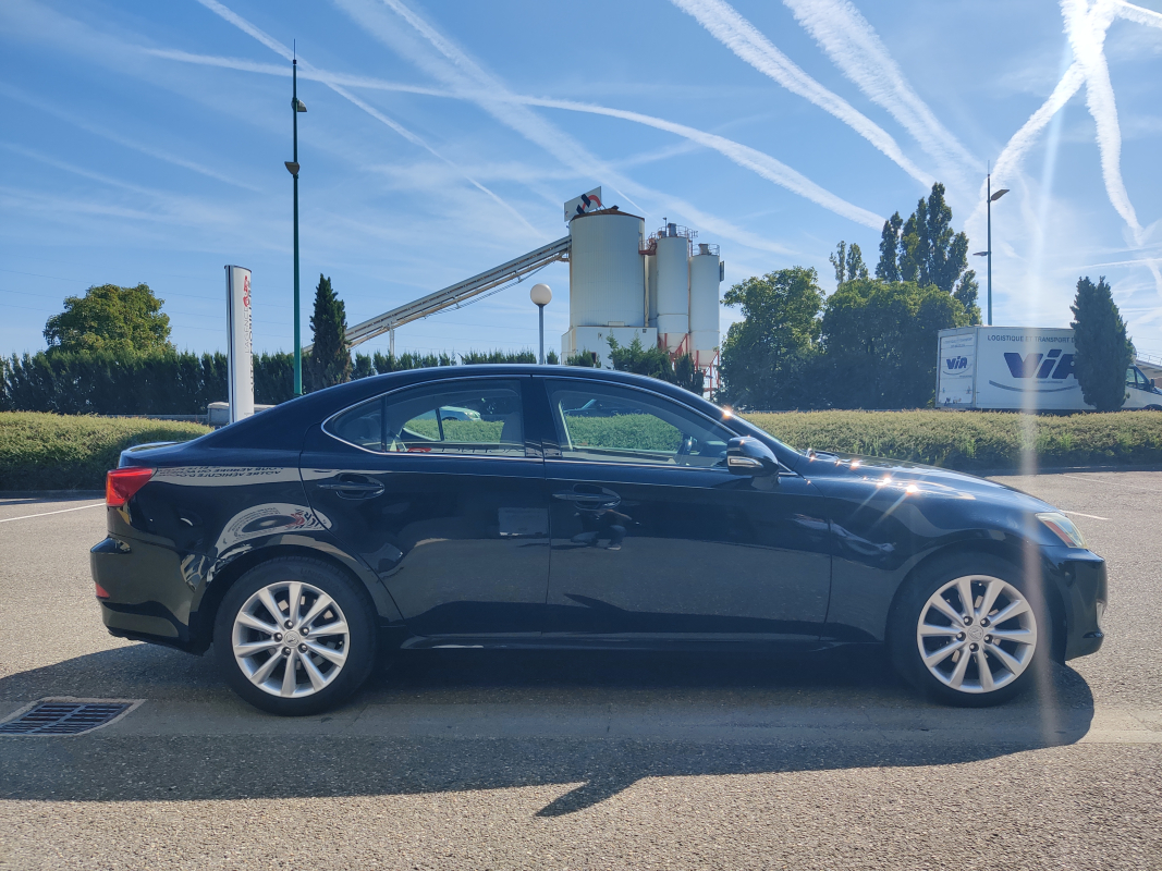 Lexus IS — 8