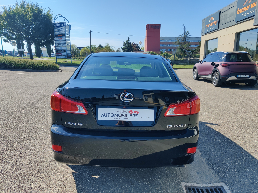 Lexus IS — 12