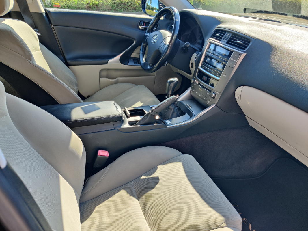 Lexus IS — 18
