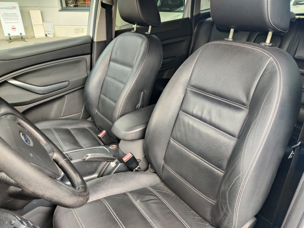 Ford Kuga — 24