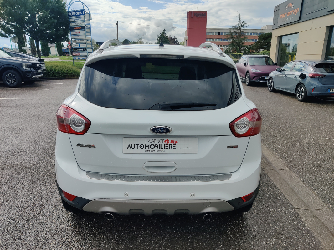 Ford Kuga — 12