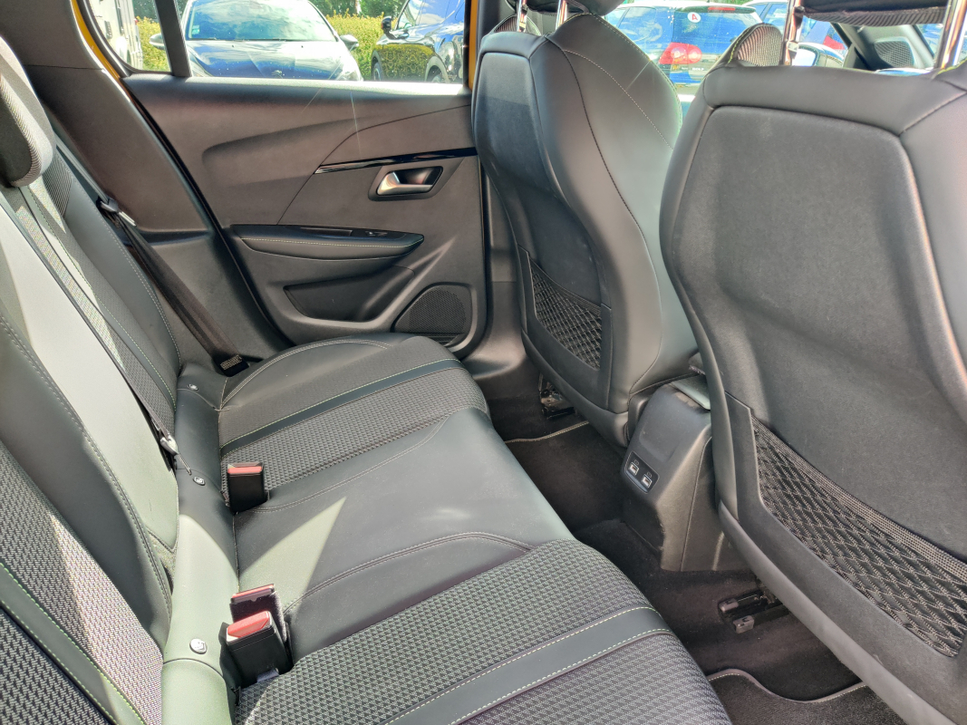 Peugeot 208 — 36