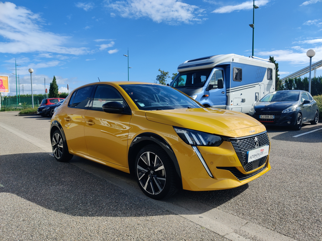 Peugeot 208 — 6