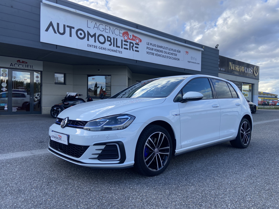 Volkswagen Golf — 2