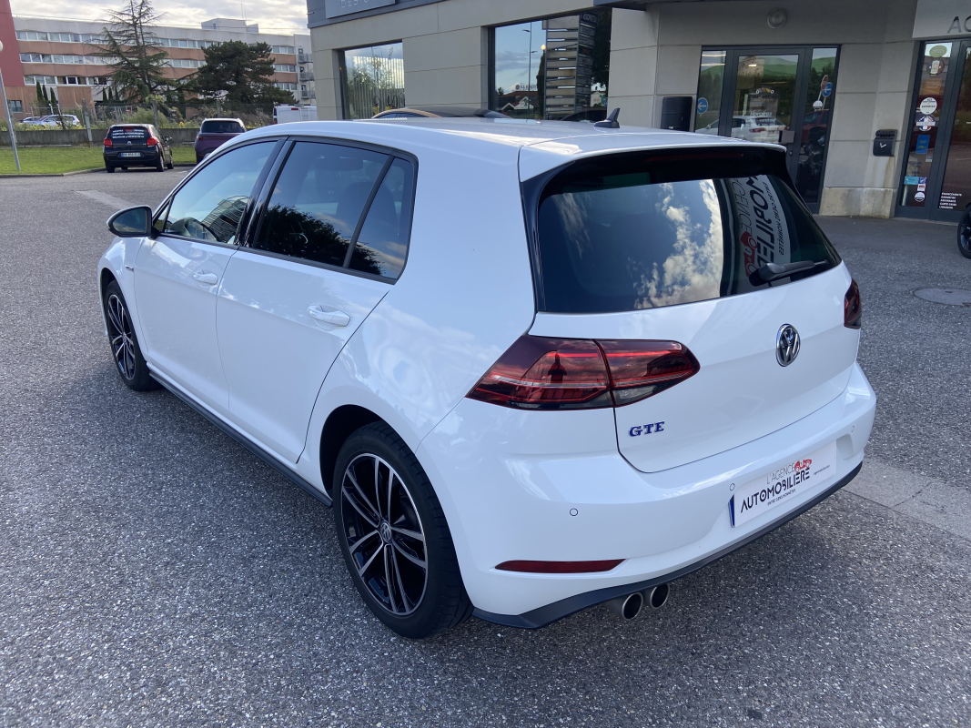 Volkswagen Golf — 6