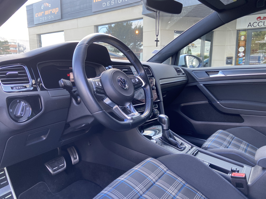 Volkswagen Golf — 20