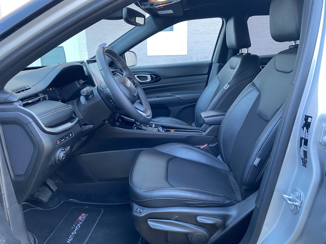 Jeep Compass — 16