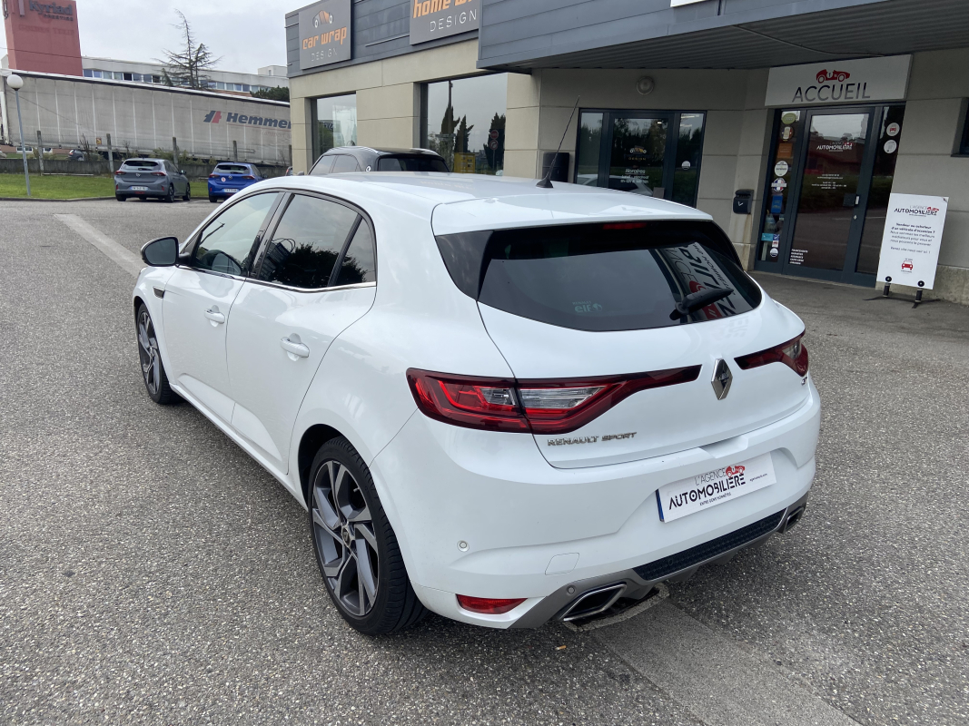 Renault Megane — 6