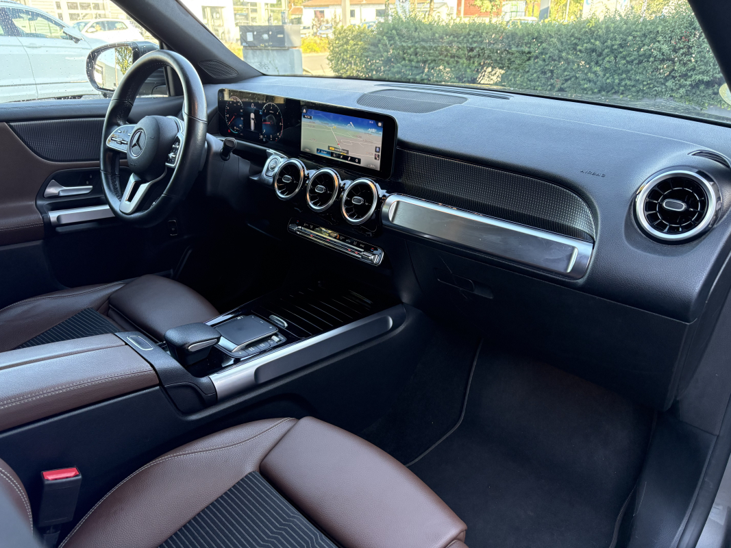 Mercedes GLB — 26
