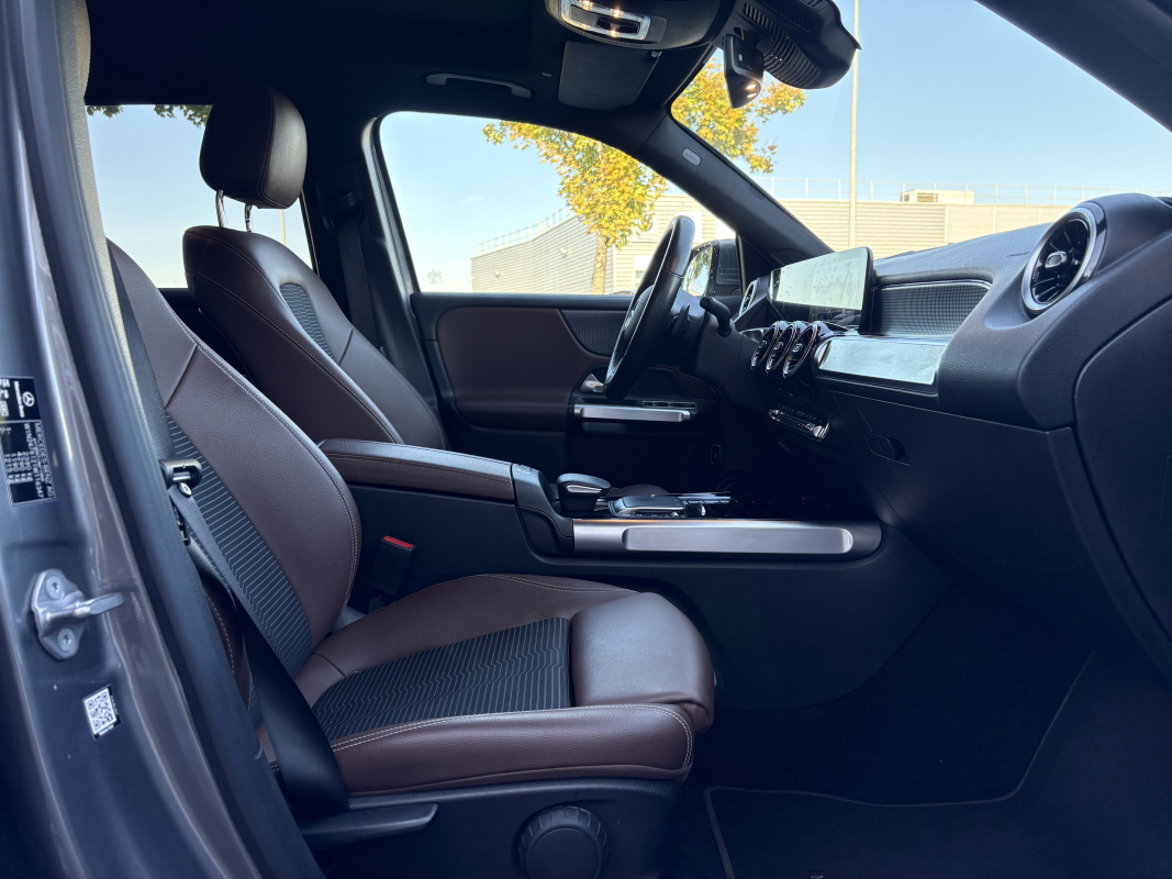 Mercedes GLB — 28