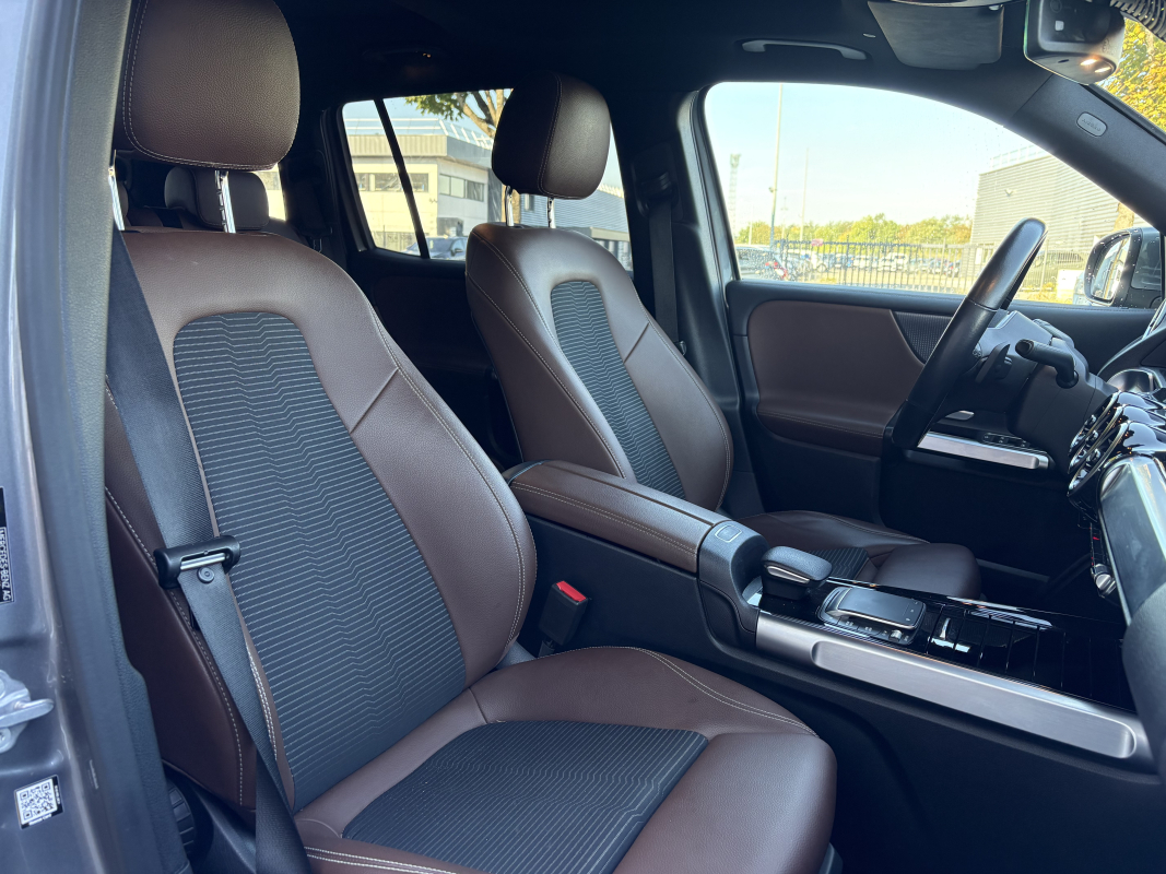 Mercedes GLB — 30