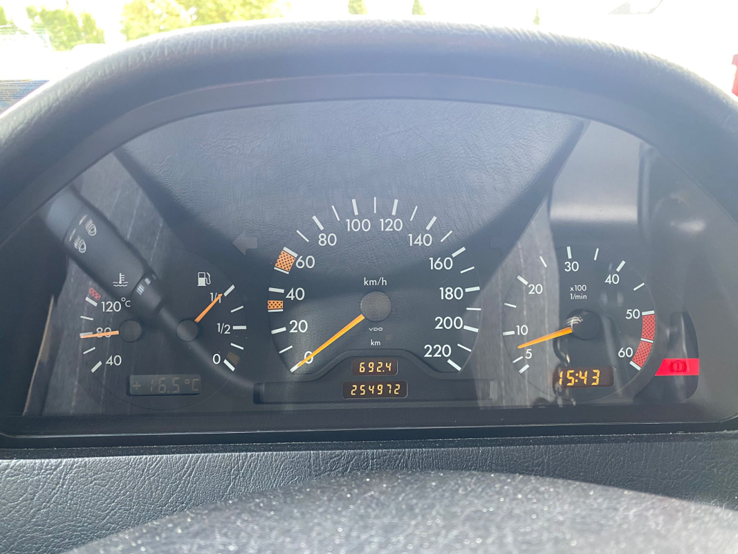 Mercedes 250 — 24
