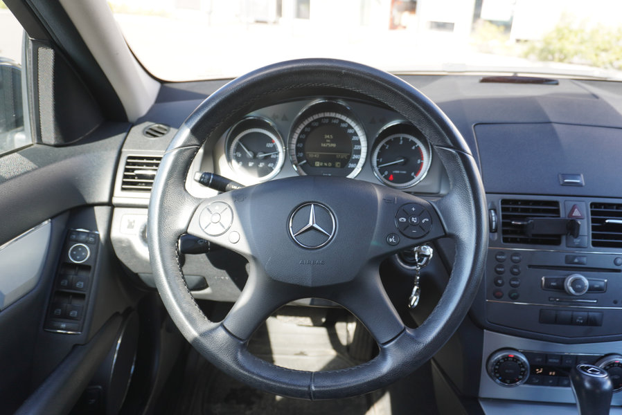 Mercedes Classe C — 27