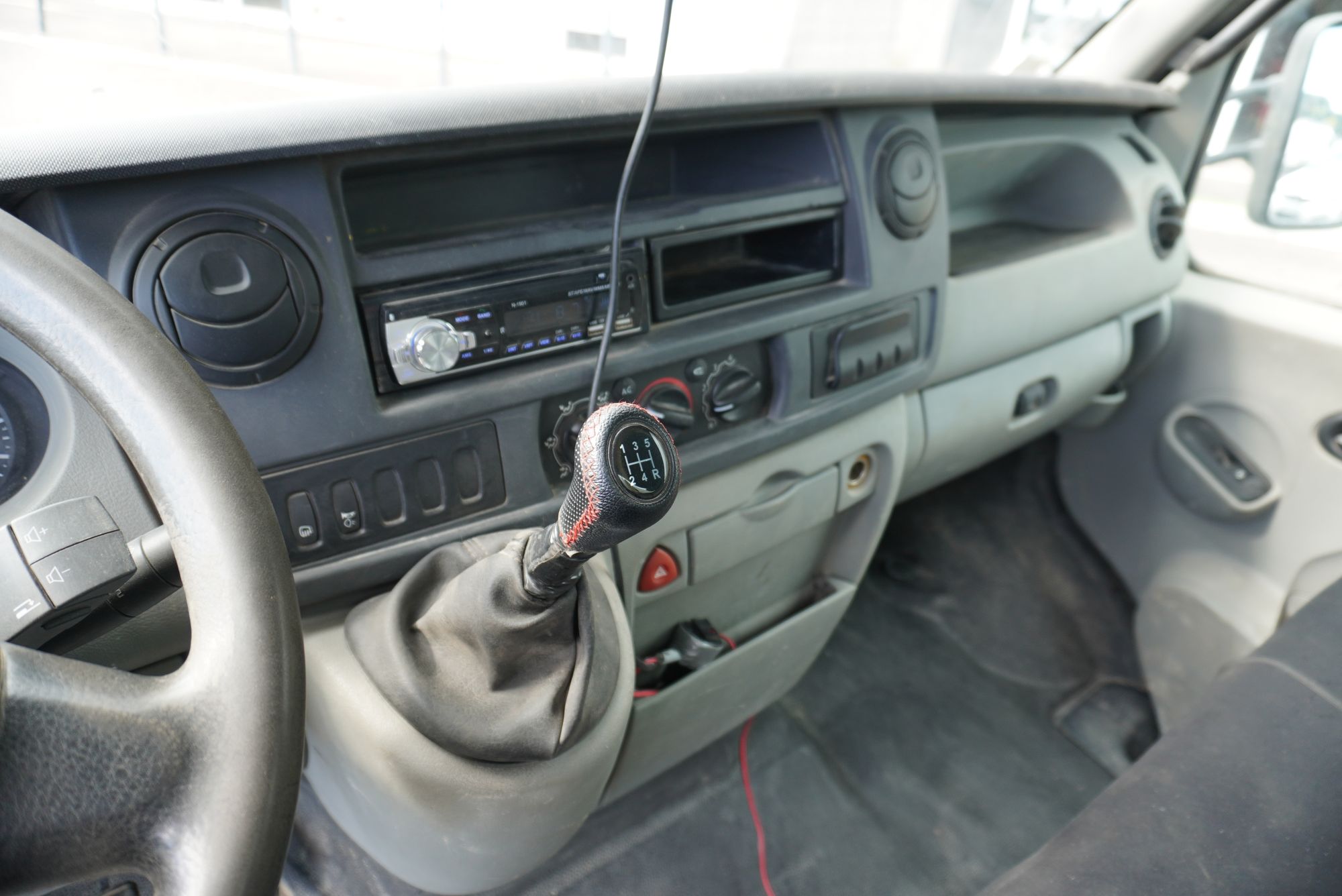 Renault Master — 18