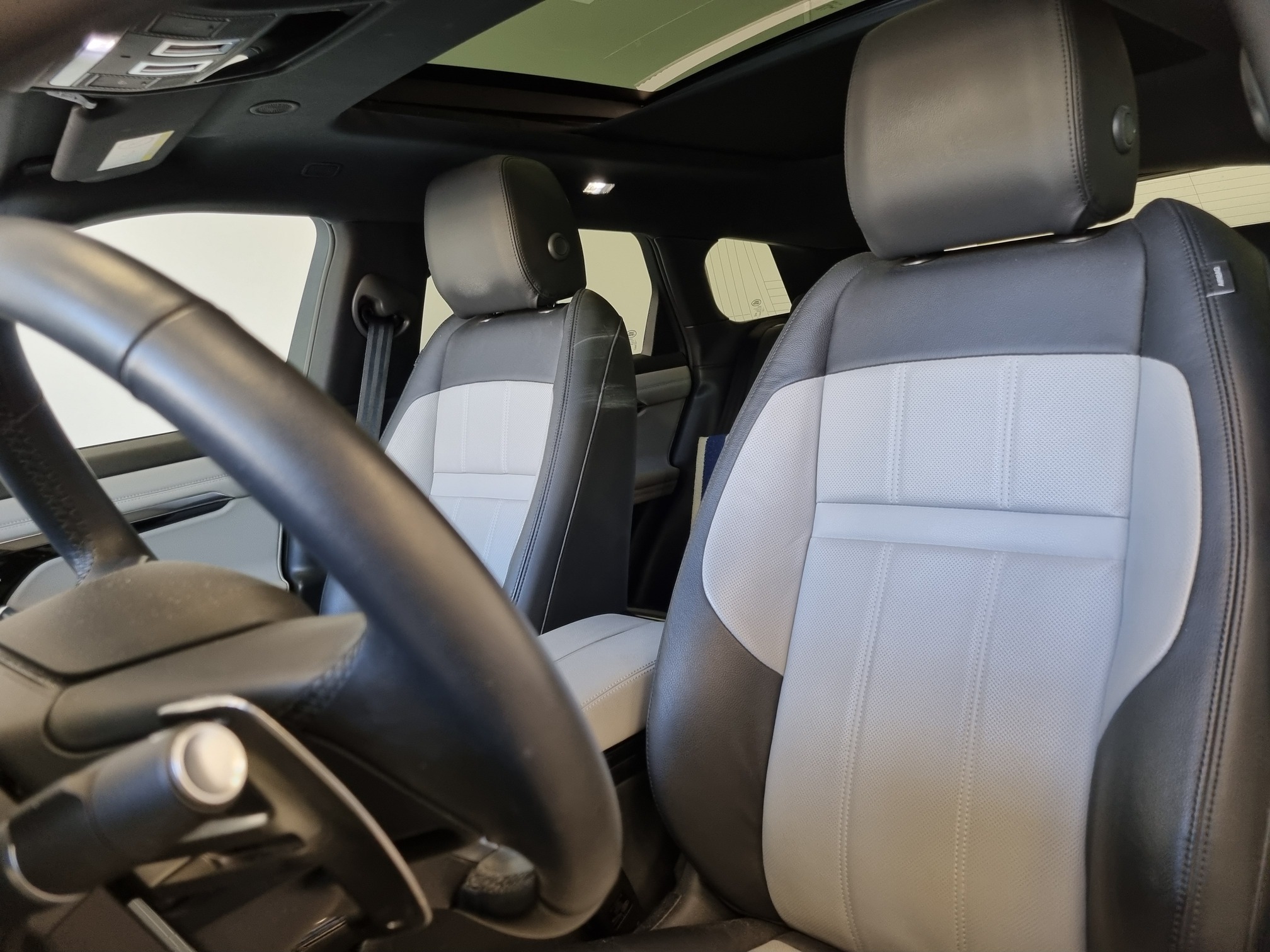 Land Rover EVOQUE — 12