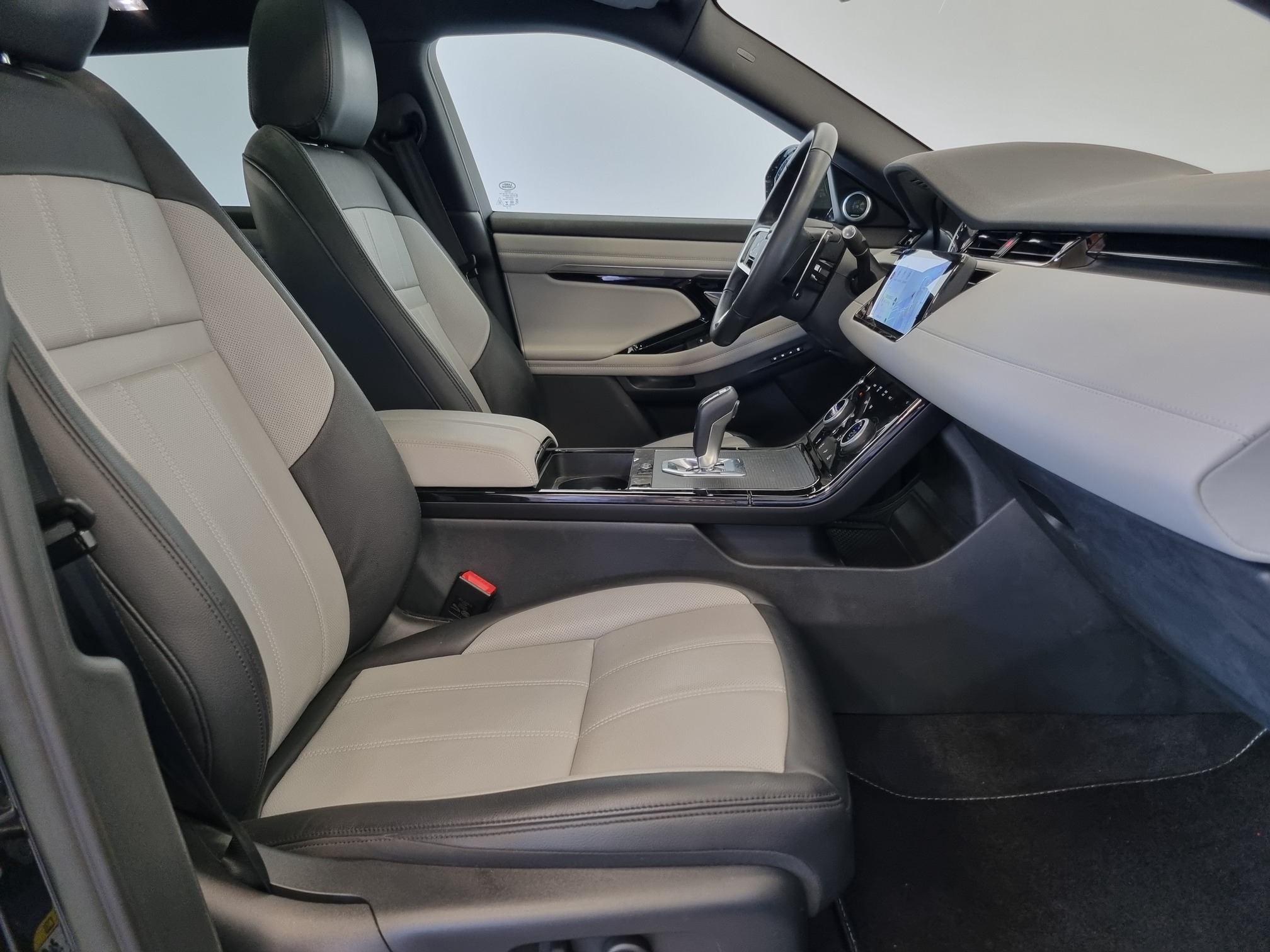 Land Rover EVOQUE — 19
