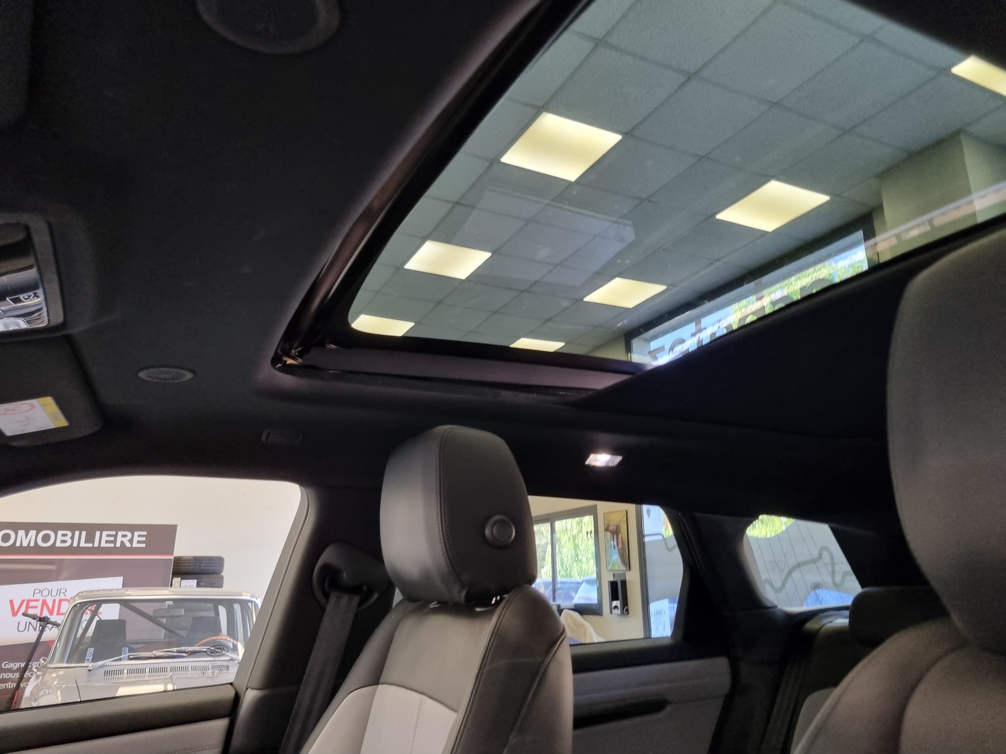 Land Rover EVOQUE — 32