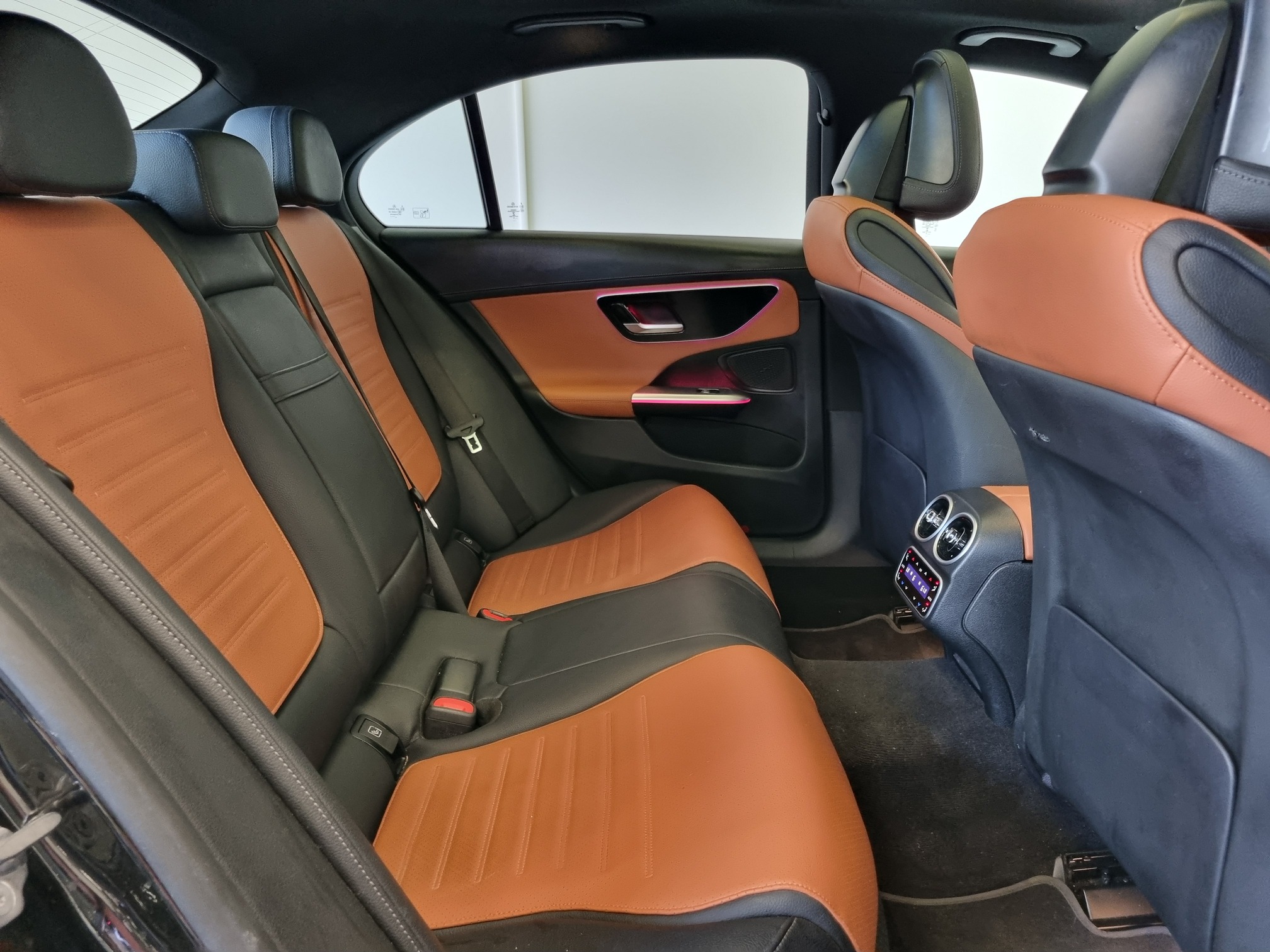 MERCEDES BENZ C 200D — 23