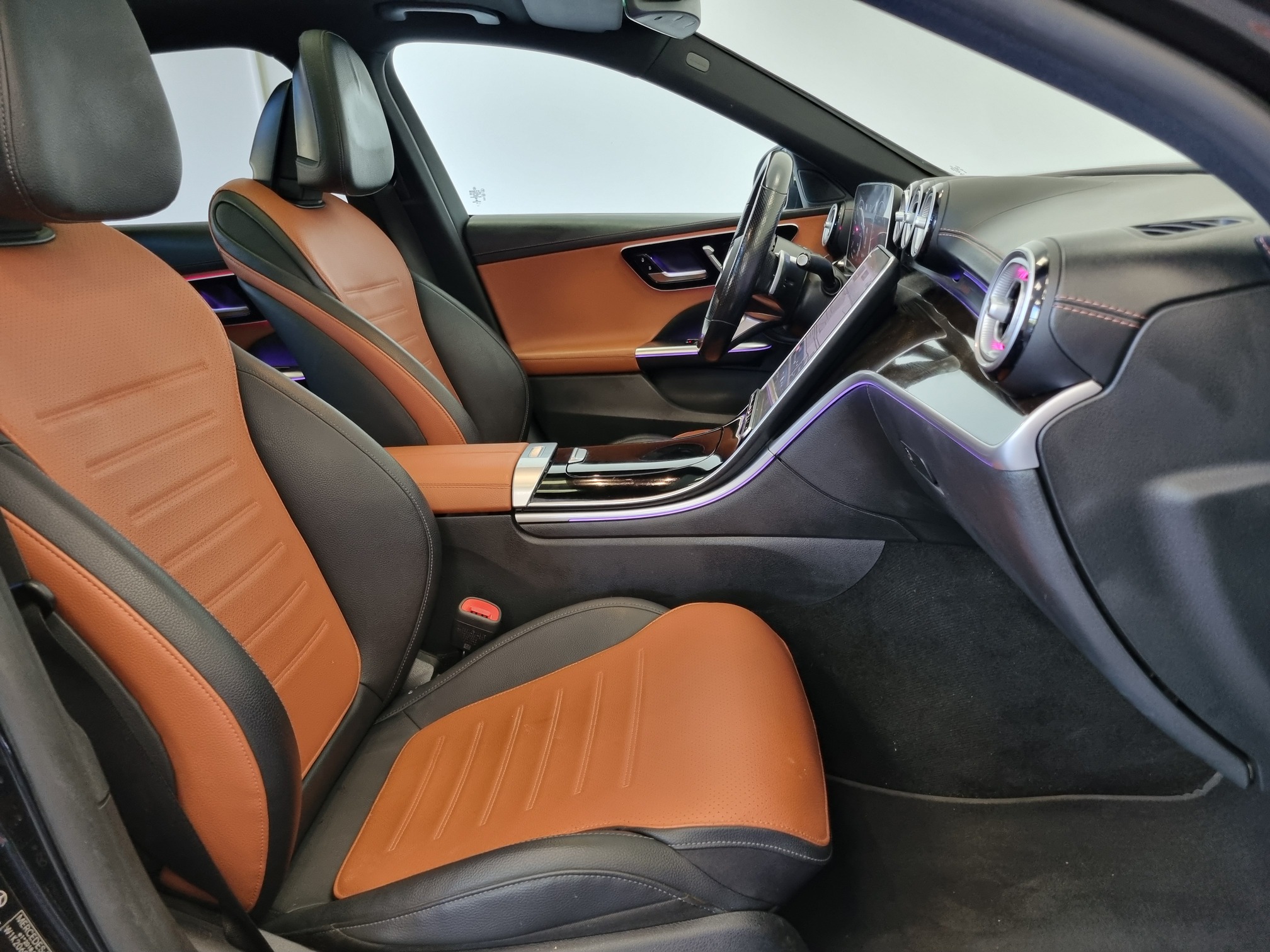 MERCEDES BENZ C 200D — 24