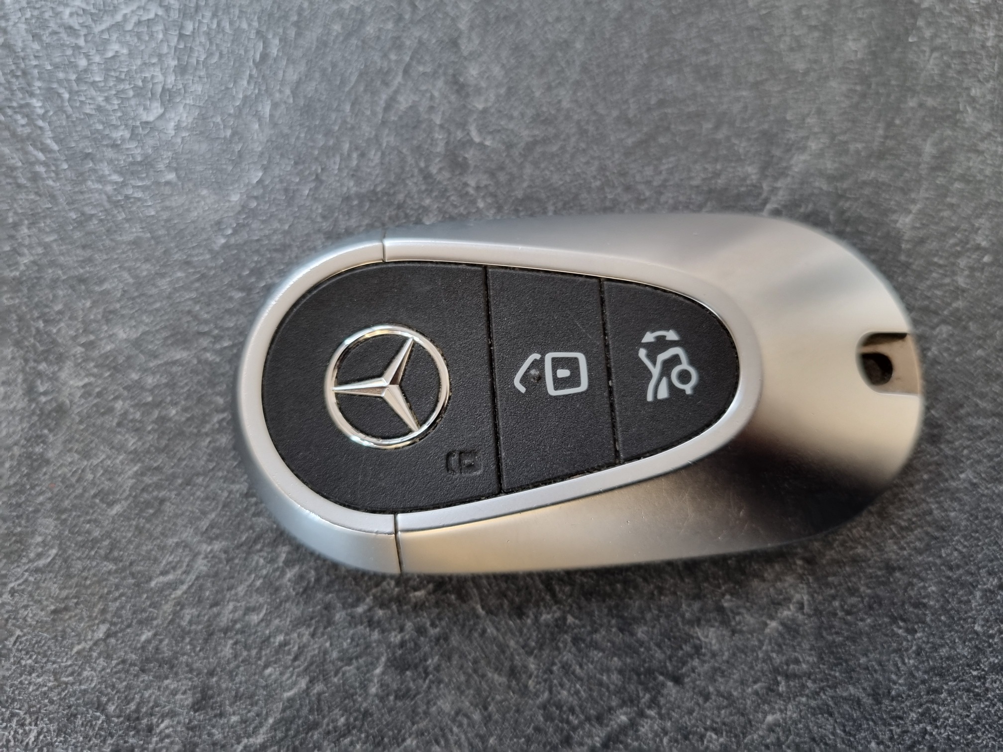 MERCEDES BENZ C 200D — 41